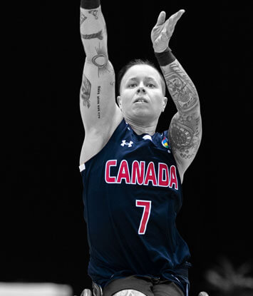Cindy Ouellet w akcji